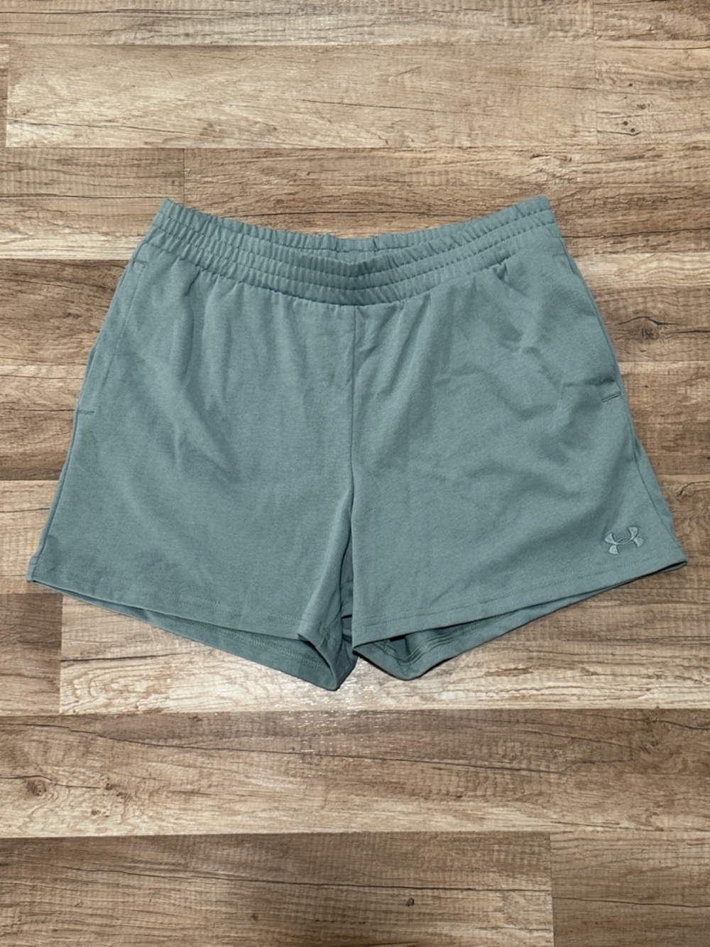 Under Armour Women's Sage Green Athletic Shorts small S
